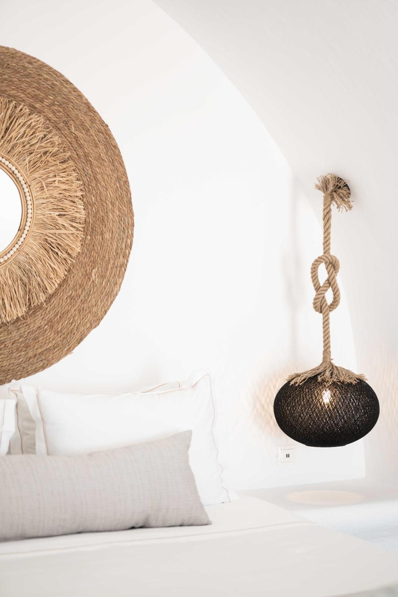 La Roka, Cliffside Memories * Imerovigli (Santorini)